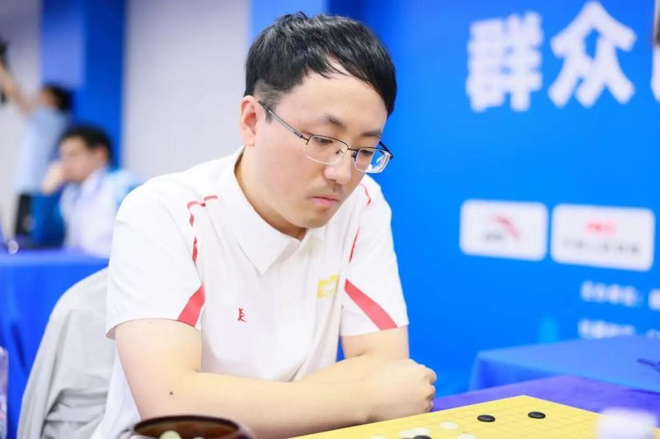 左边盘黑棋 左边盘黑棋