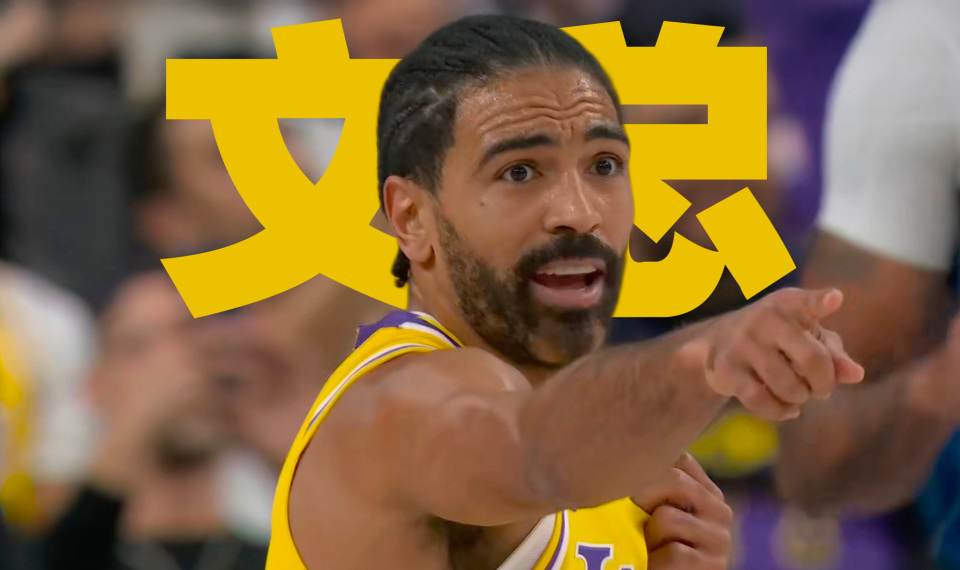 而喝彩摊手, 频频为对手, OzW