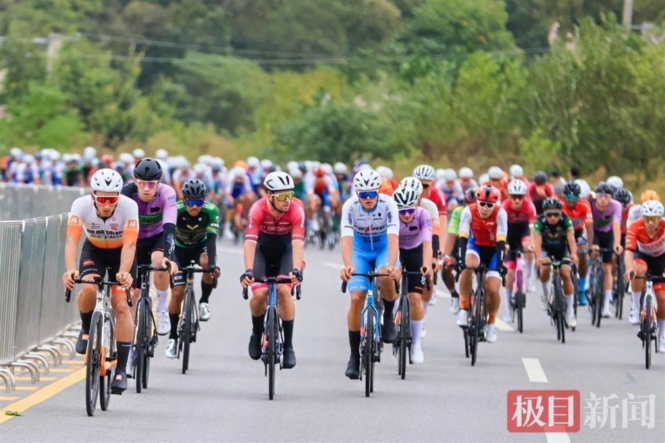 年成功吸引, 的实力与耐 年成功吸引, 的实力与耐